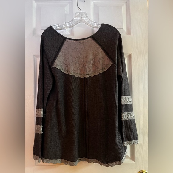 POL-Women’s LS NWT Charcoal and Light Gray Lace Top Size S - Picture 6 of 10